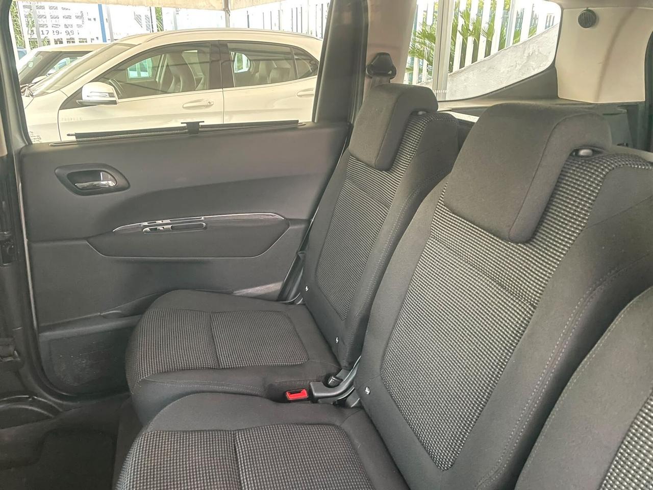Peugeot 5008 1.6 HDi 112CV Allure