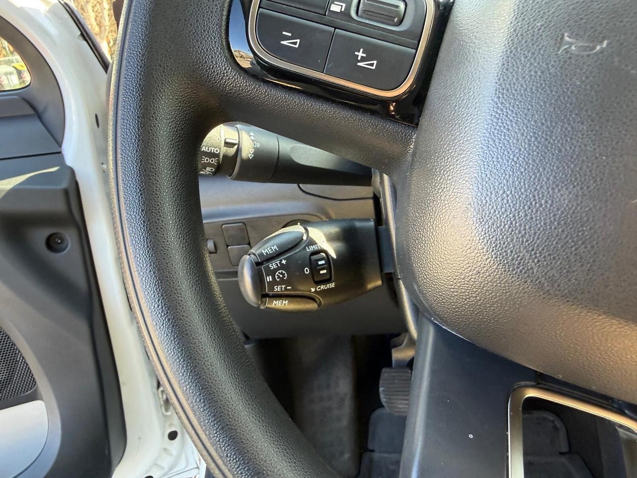 Citroen C3 83cv Benzina 5 porte Shine Navi bicolor pdc