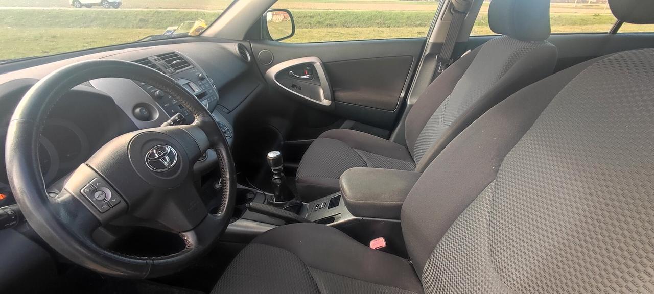 Toyota RAV 4 RAV4 2.2 D-4D 136 CV SOL
