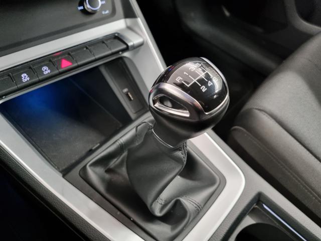 AUDI Q3 35 TFSI Business Advanced