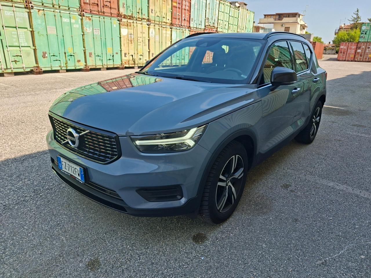 Volvo XC40 2.0 tdi 190cv r Design tetto