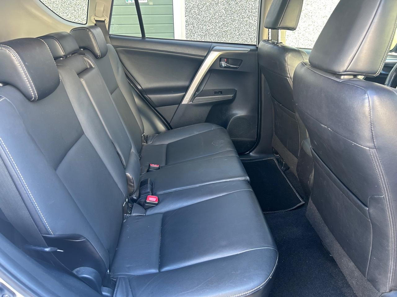 Toyota RAV 4 RAV4 2.2 D-CAT 150 CV 4WD Automatico Navi Pelle Xenon