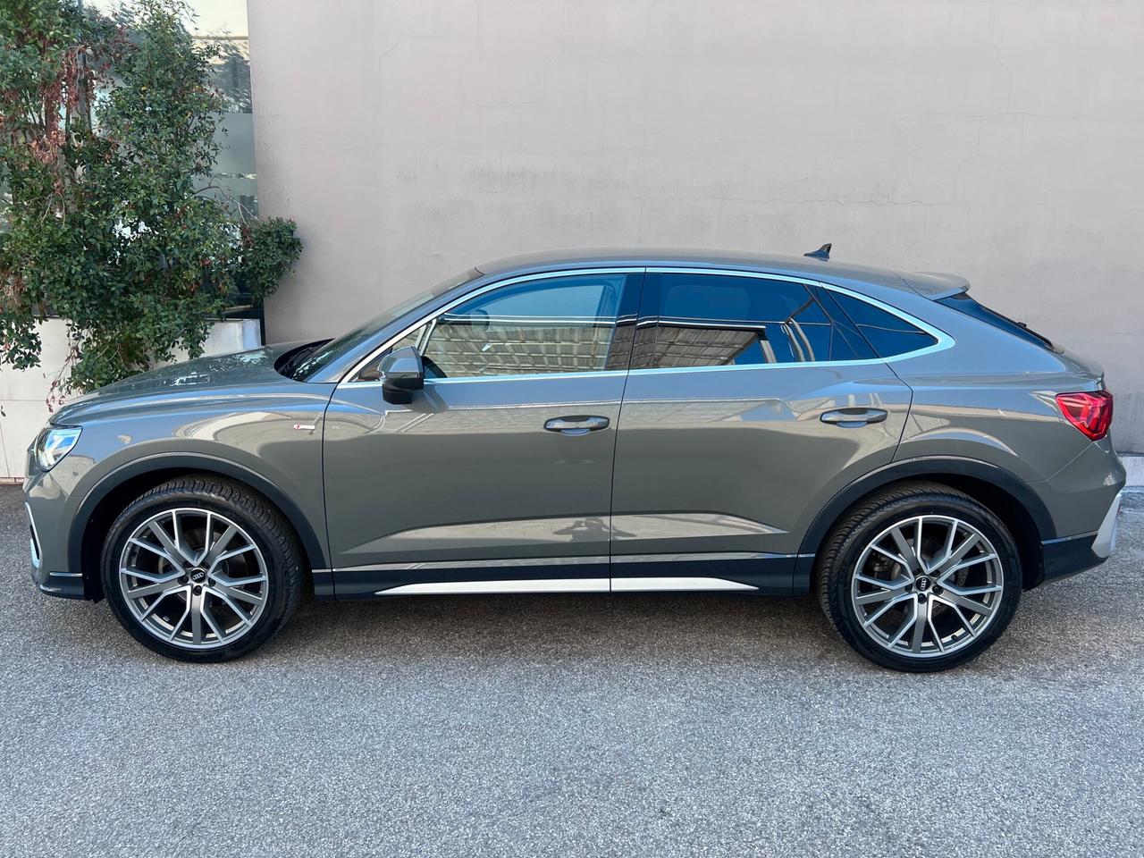 Audi Q3 Sportback SPB 35 2.0 tdi S line edition s-tronic LED/CAMERA/20; PERFETTA!!