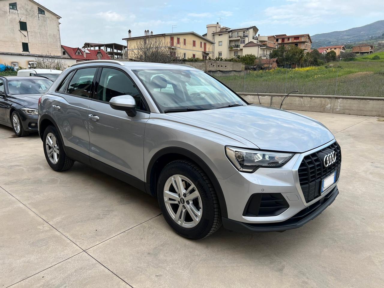 Audi Q3 35 TDI S tronic Business