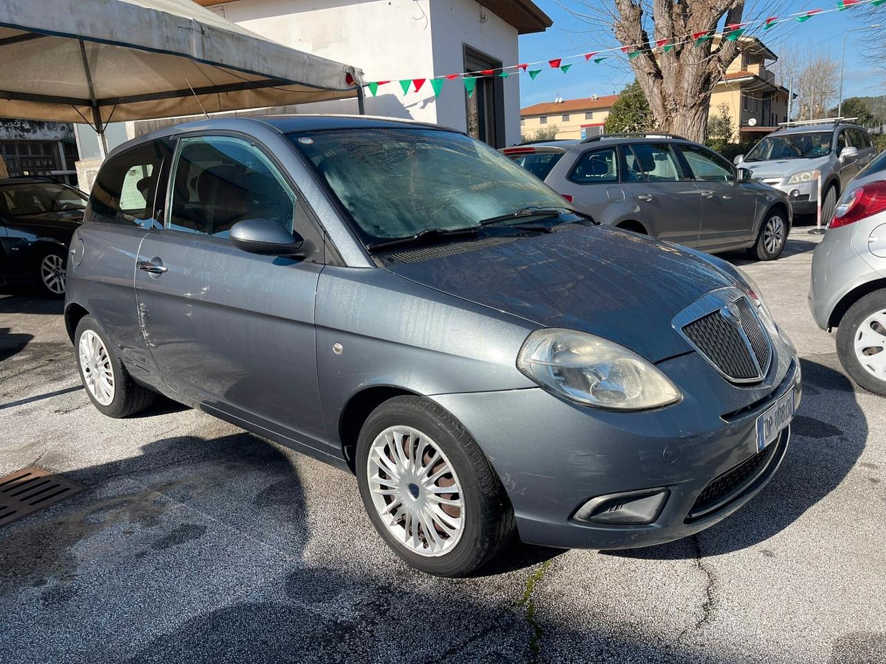 Lancia Ypsilon 1.2 Platino