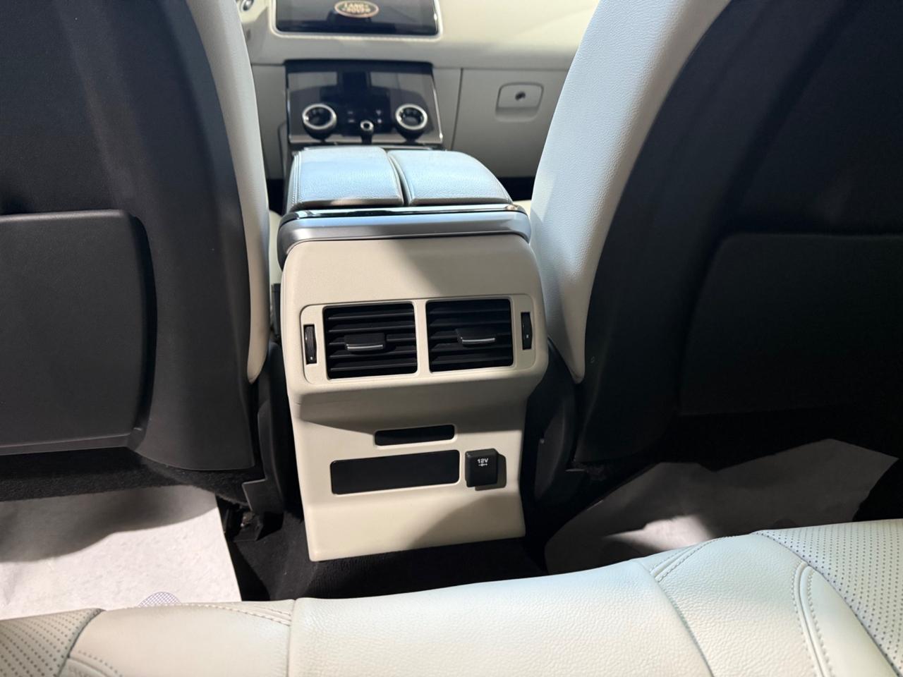 Land Rover Range Velar 2.0 TD4 180 CV R-Dynamic SE