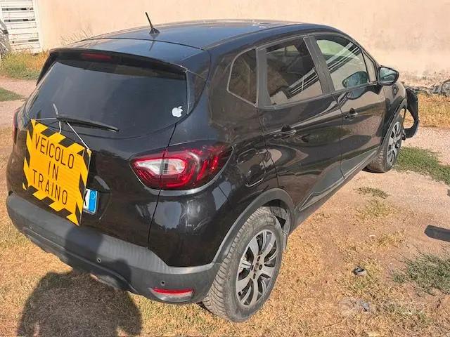 AUTO SINISTRATA