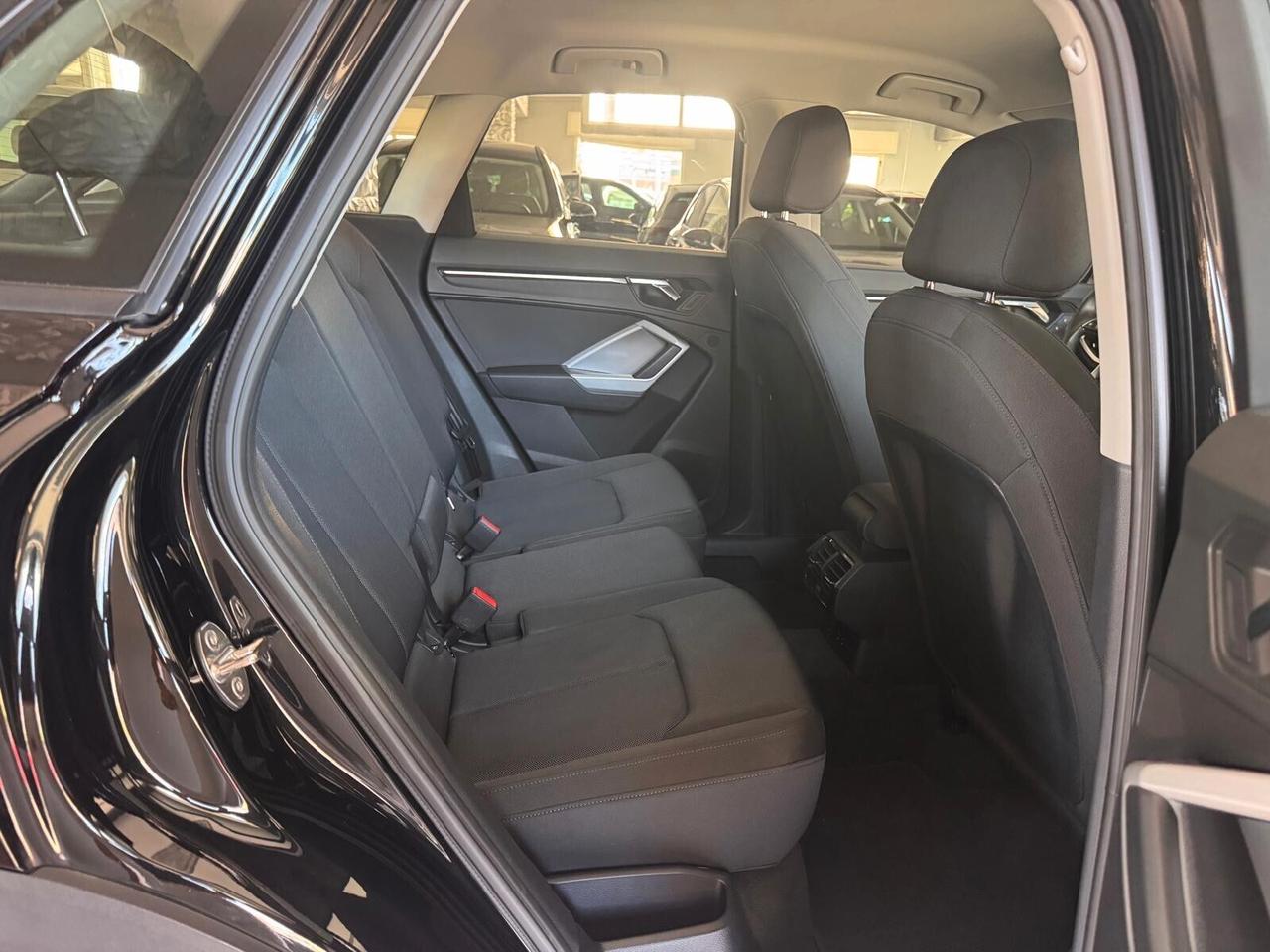 Audi Q3 35 TDI S tronic Business Advanced
