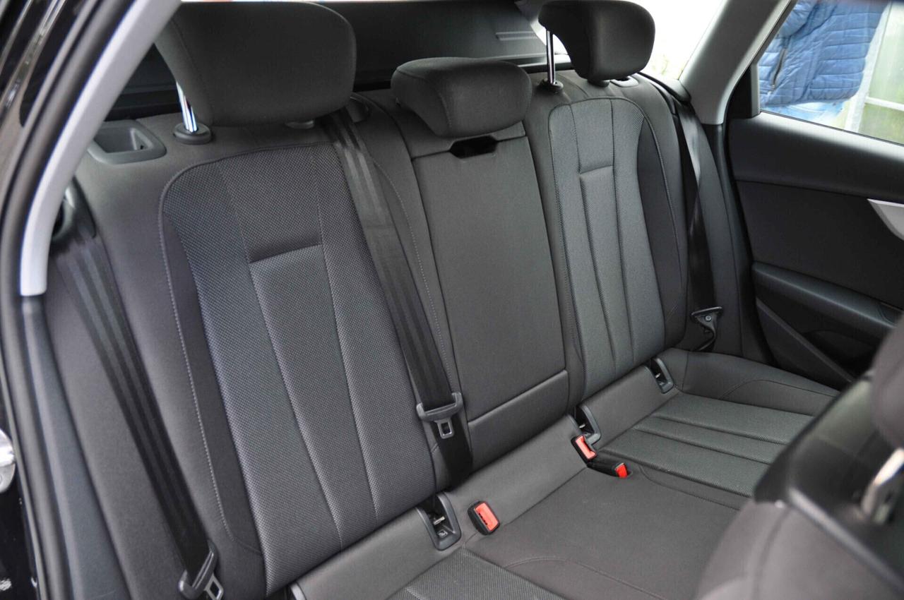 Audi A4 Avant 30 TDI/136 CV S tronic Business