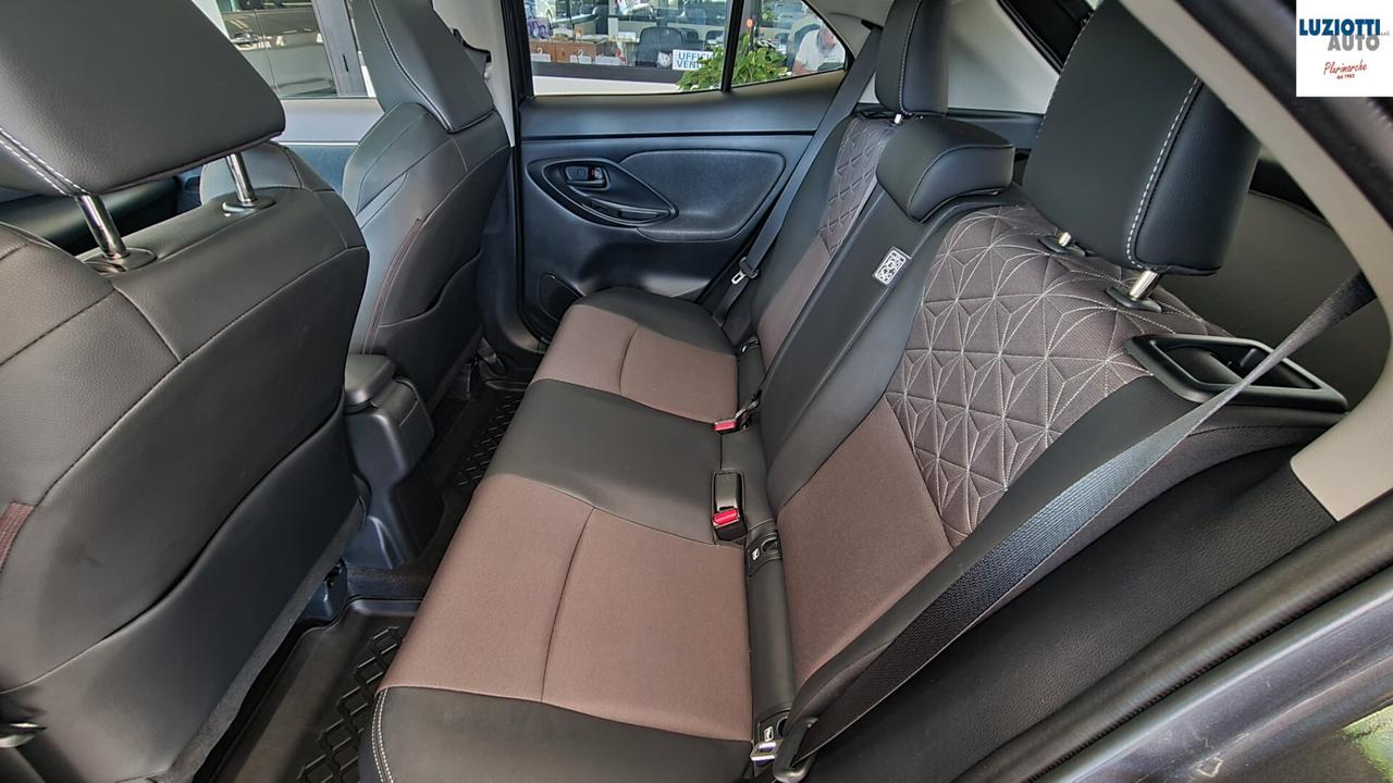 Toyota Yaris Cross 1.5 HYBRID 4WD LOUNGE