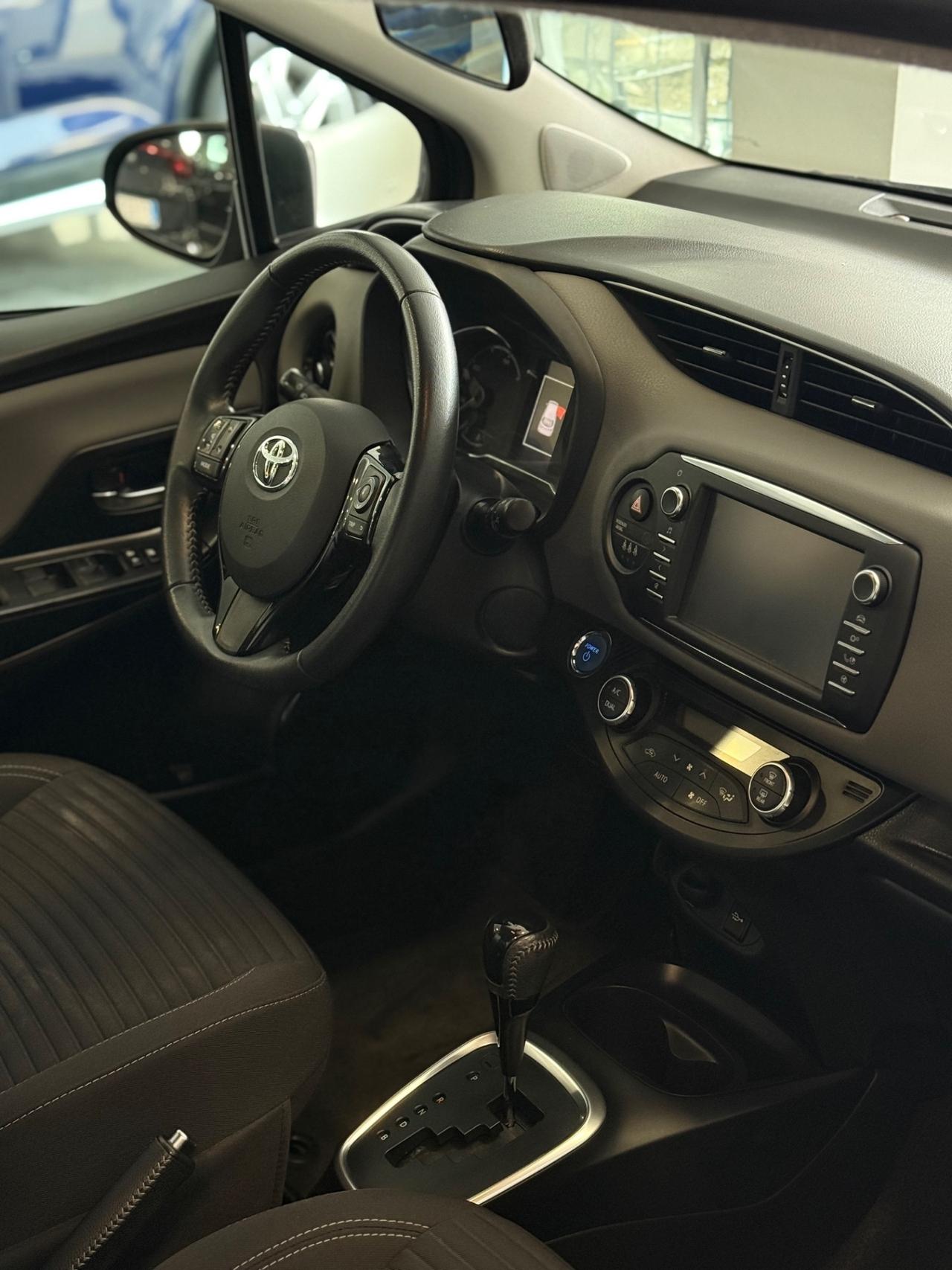 Toyota Yaris 1.5 Hybrid 5 porte Business