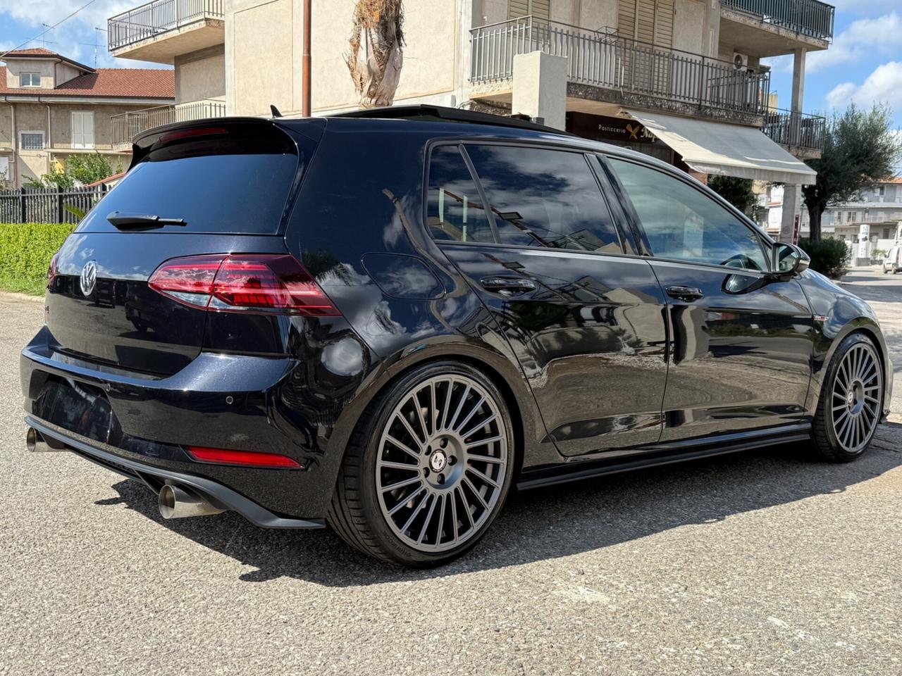 Volkswagen Golf GTI 2.0 TSI BlackStyle