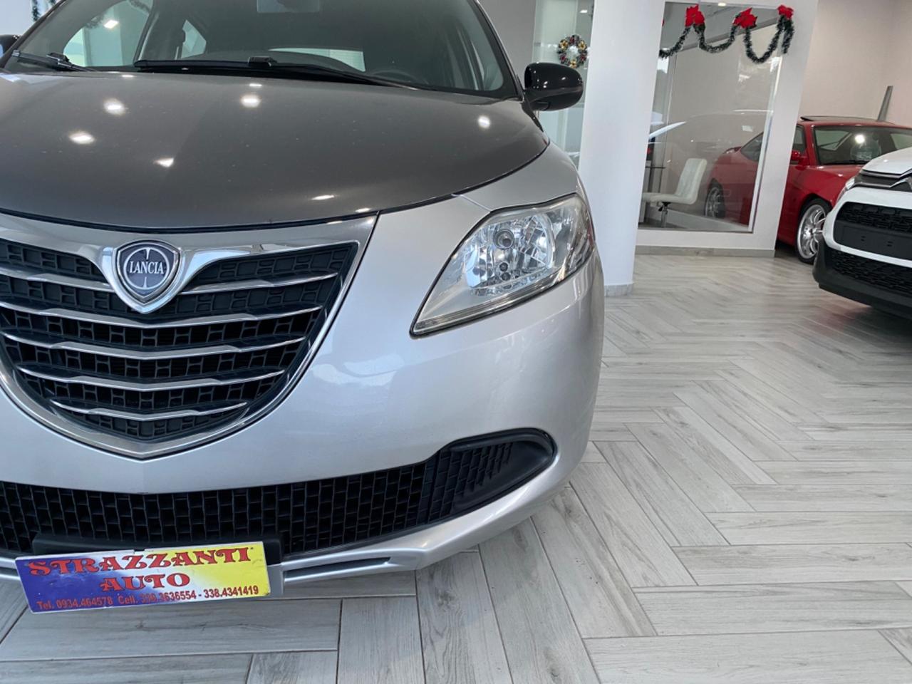 Lancia Ypsilon 1.3 MJT95CV 5P Silver BI-COLORE2013