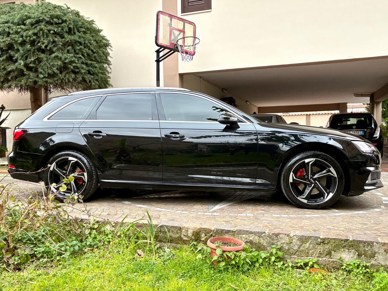 Audi A4 Avant 30 TDI S tronic Sport