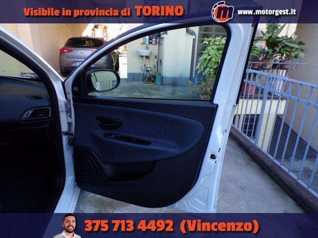 LANCIA Ypsilon 1.0 FireFly 5 porte S&S Hybrid Ecochic Silver