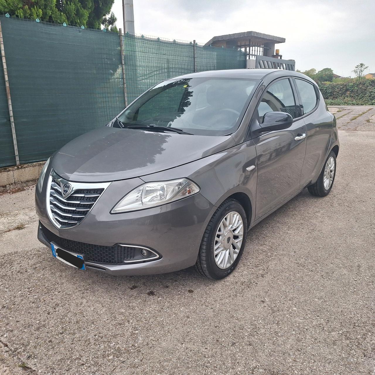 LANCIA YPSILON GARANZIA 12 MESI