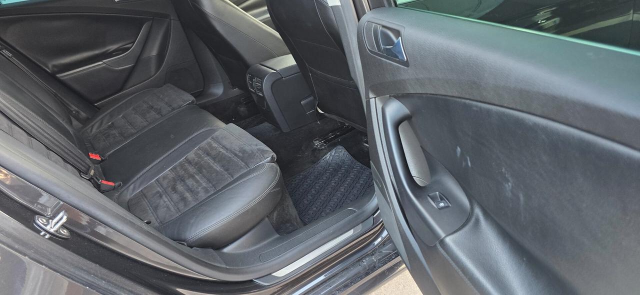 Volkswagen Passat 2.0 16V TDI 4mot. Var. Sportline