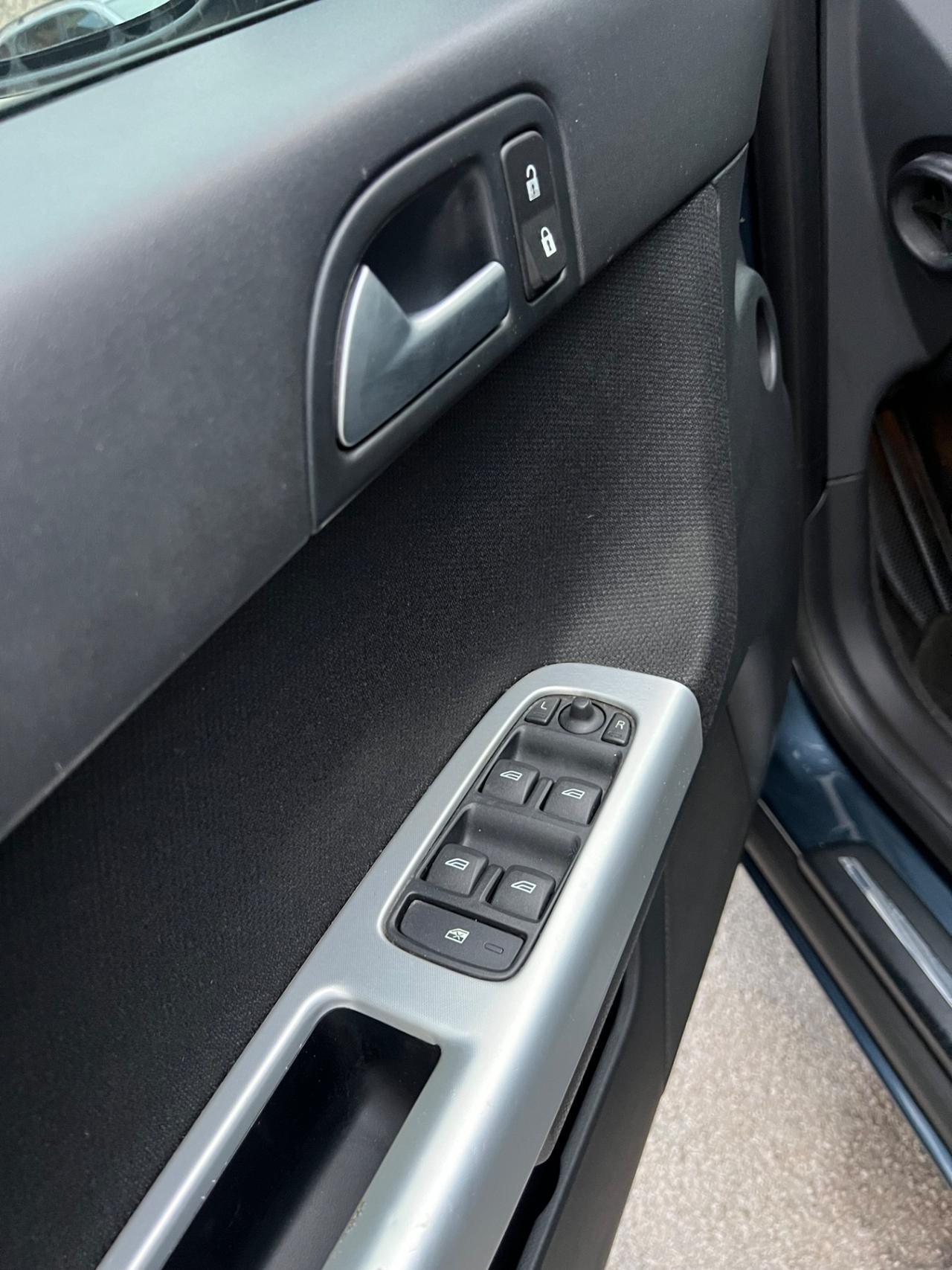 Volvo V50 D2 R-design