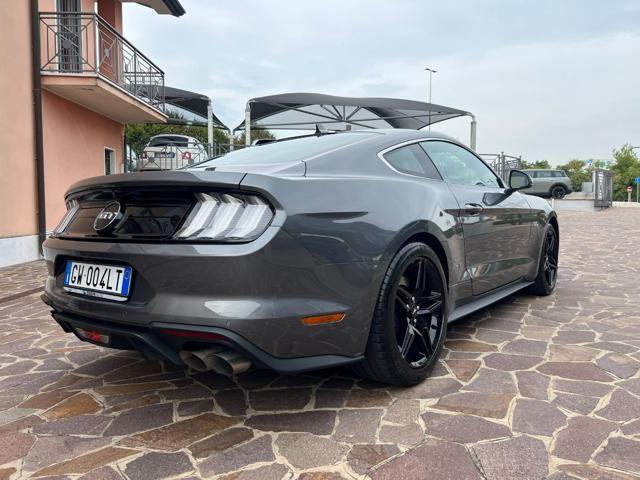 FORD Mustang Fastback 5.0 V8 aut. GT