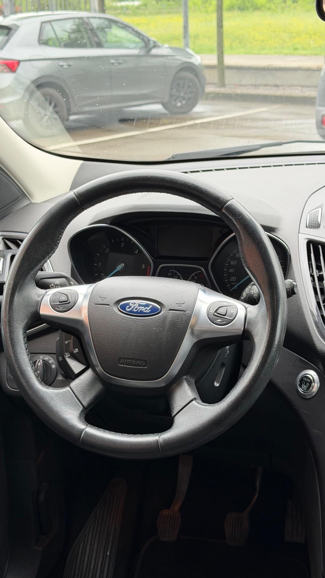 Ford Kuga 2.0 TDCI 120 CV S&S 2WD Titanium