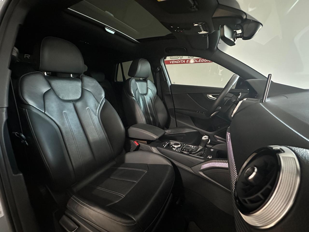 Audi Q2 35 TDI S tronic Identity Black