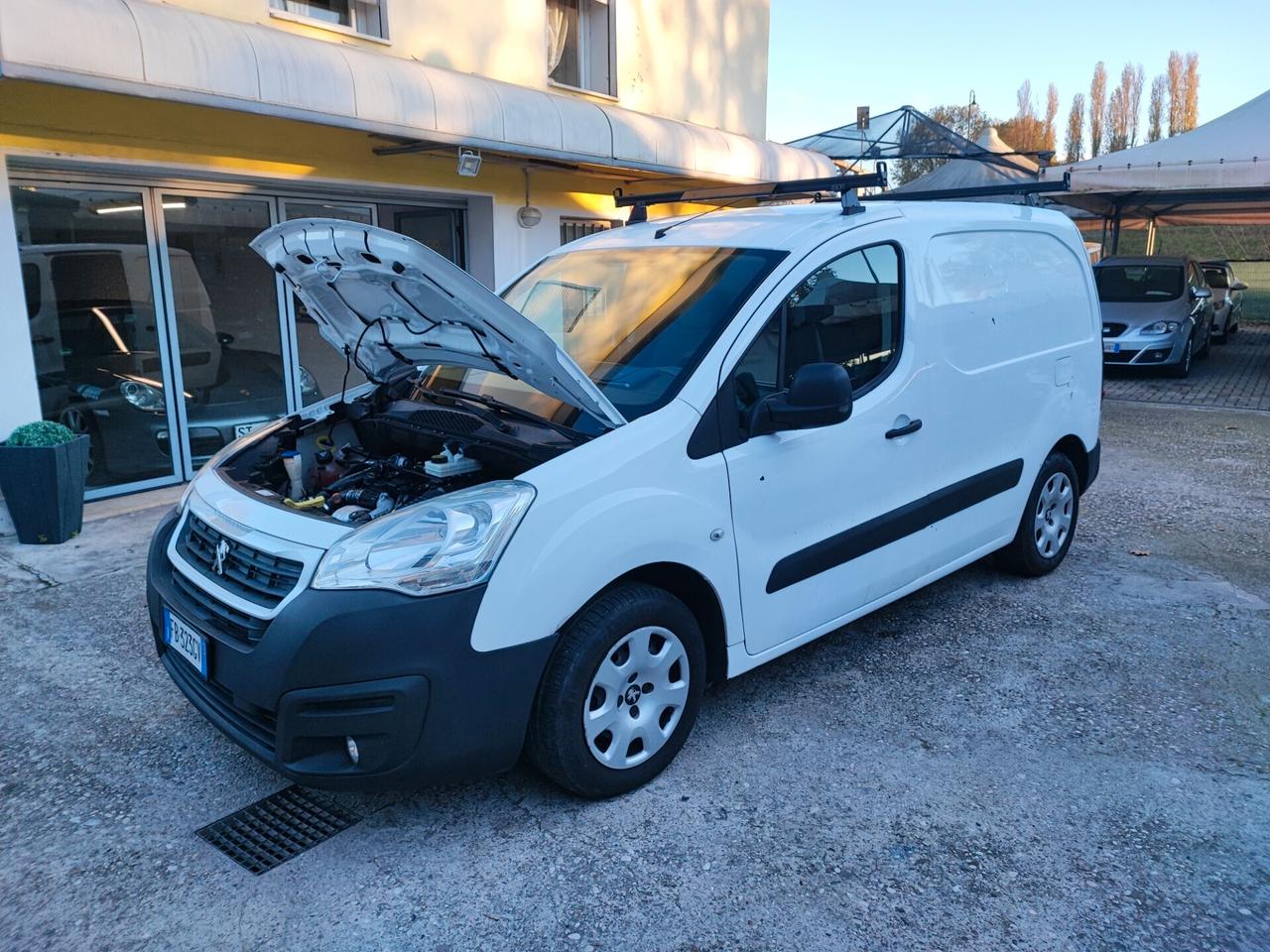 Peugeot Partner 3 Posti Euro 6 IVA COMPRESA
