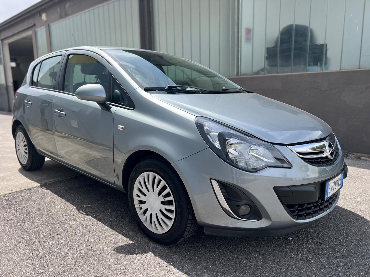 Opel Corsa 1.2 BENZ - ADATTA A NEOPATENTATI