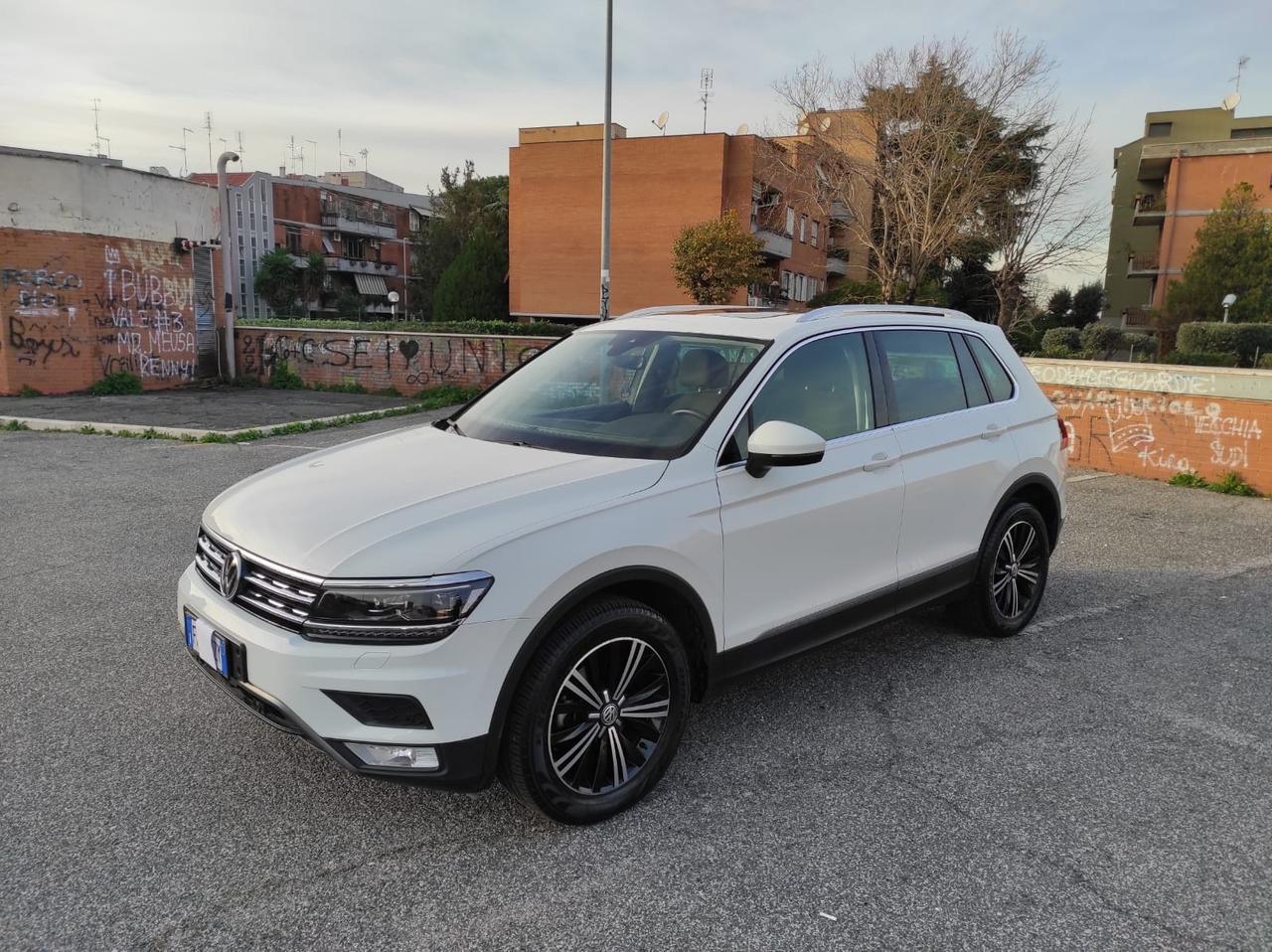 Volkswagen Tiguan 2.0 TDI DSG 4 MOTION *Virtual Cockpit-Matrix