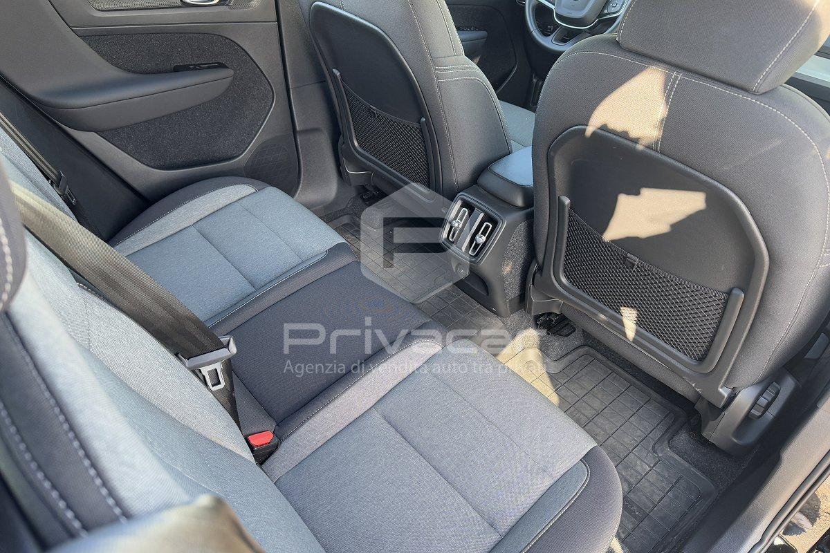 VOLVO XC40 T2 Momentum Pro