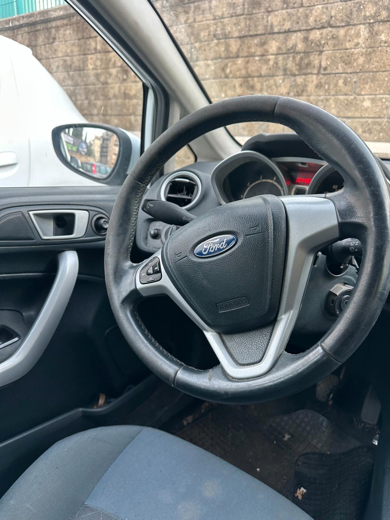 Ford Fiesta 1.4 5 porte Bz.- GPL Titanium