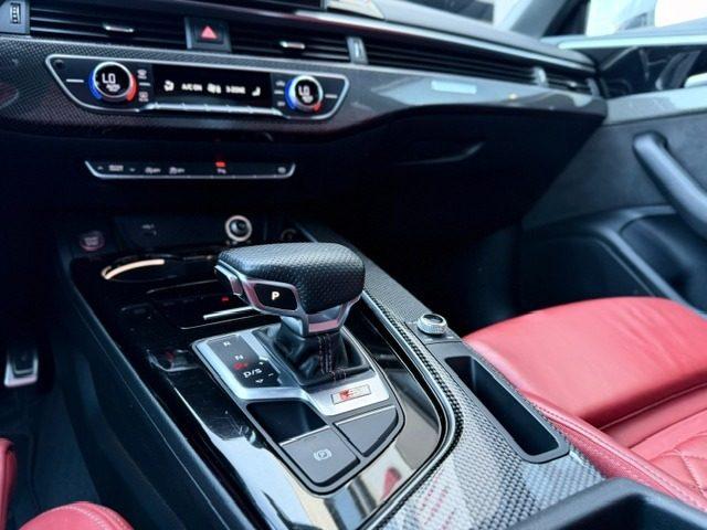 AUDI S4 Avant TDI 347cv Black Edition sport attitude