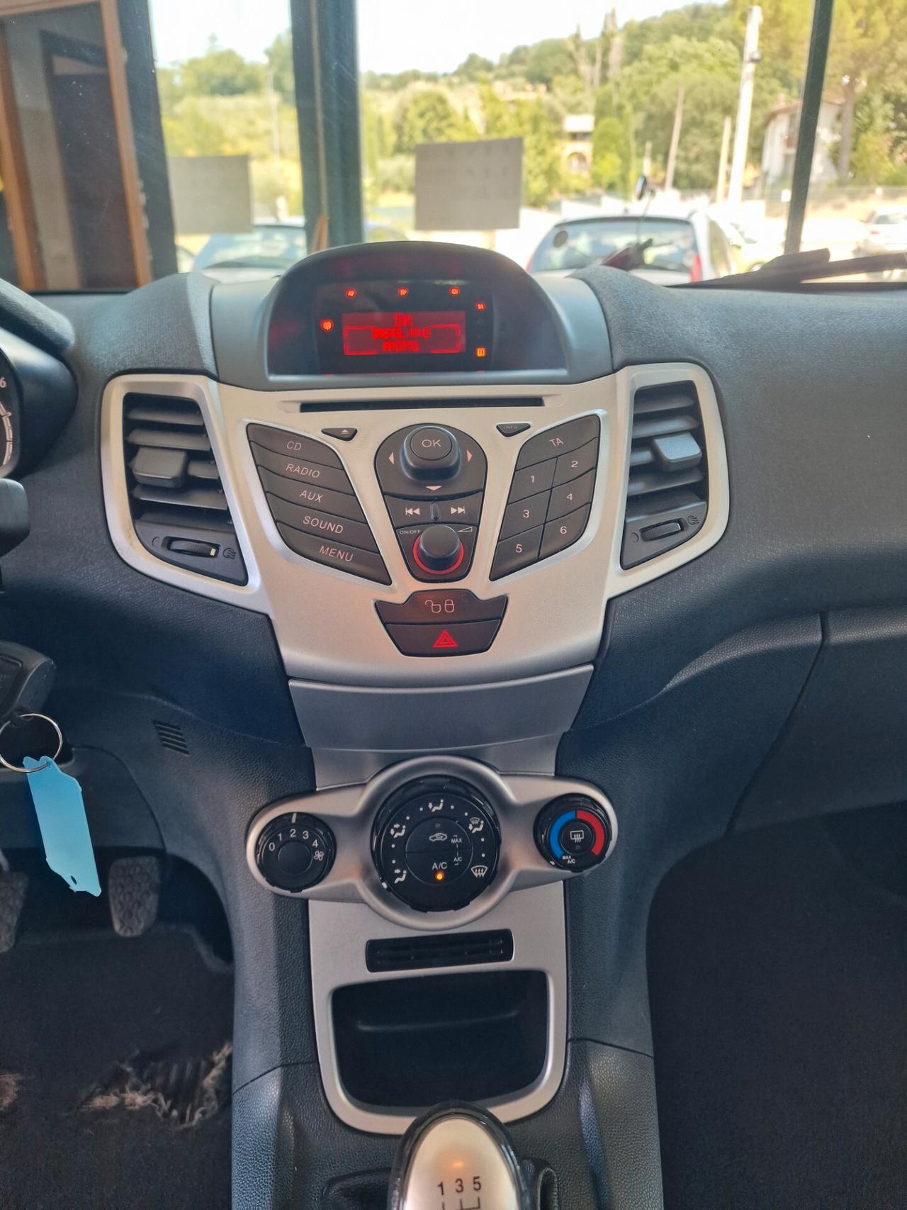 Ford Fiesta 1.4 5 porte Bz.- GPL Titanium
