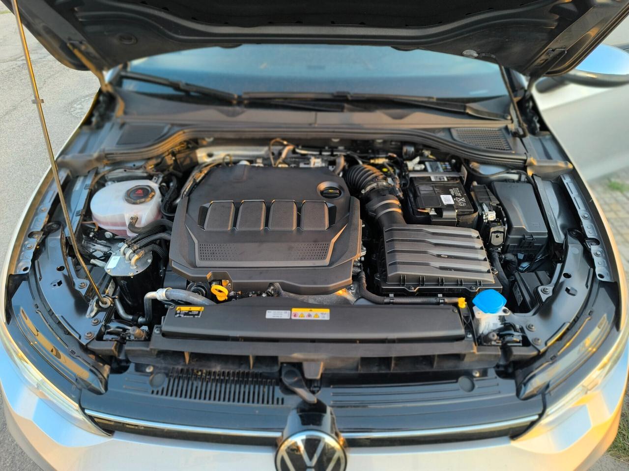 VOLKSWAGEN GOLF 8 2.0 TDI 115cv NAV/LUCI AMBIENT