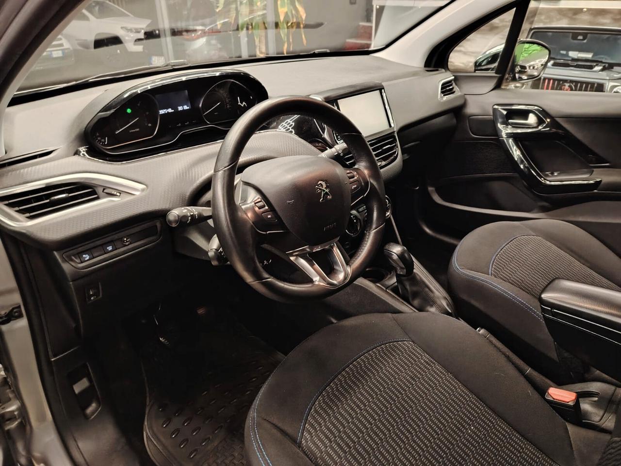 Peugeot 208 BlueHDi 100 S&S 5 porte Signature