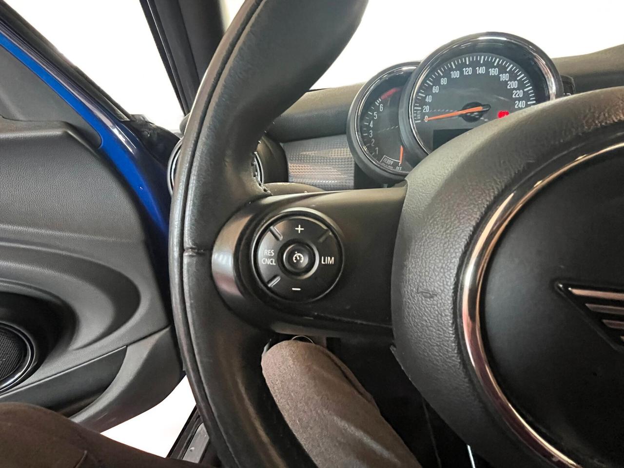 Mini Cooper | da €237 al mese