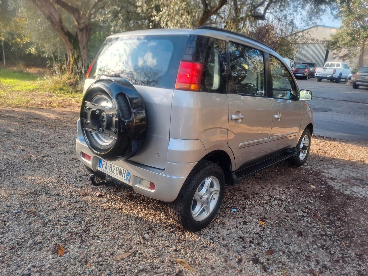 Mahindra Quanto C8 2.2 4x4 N1