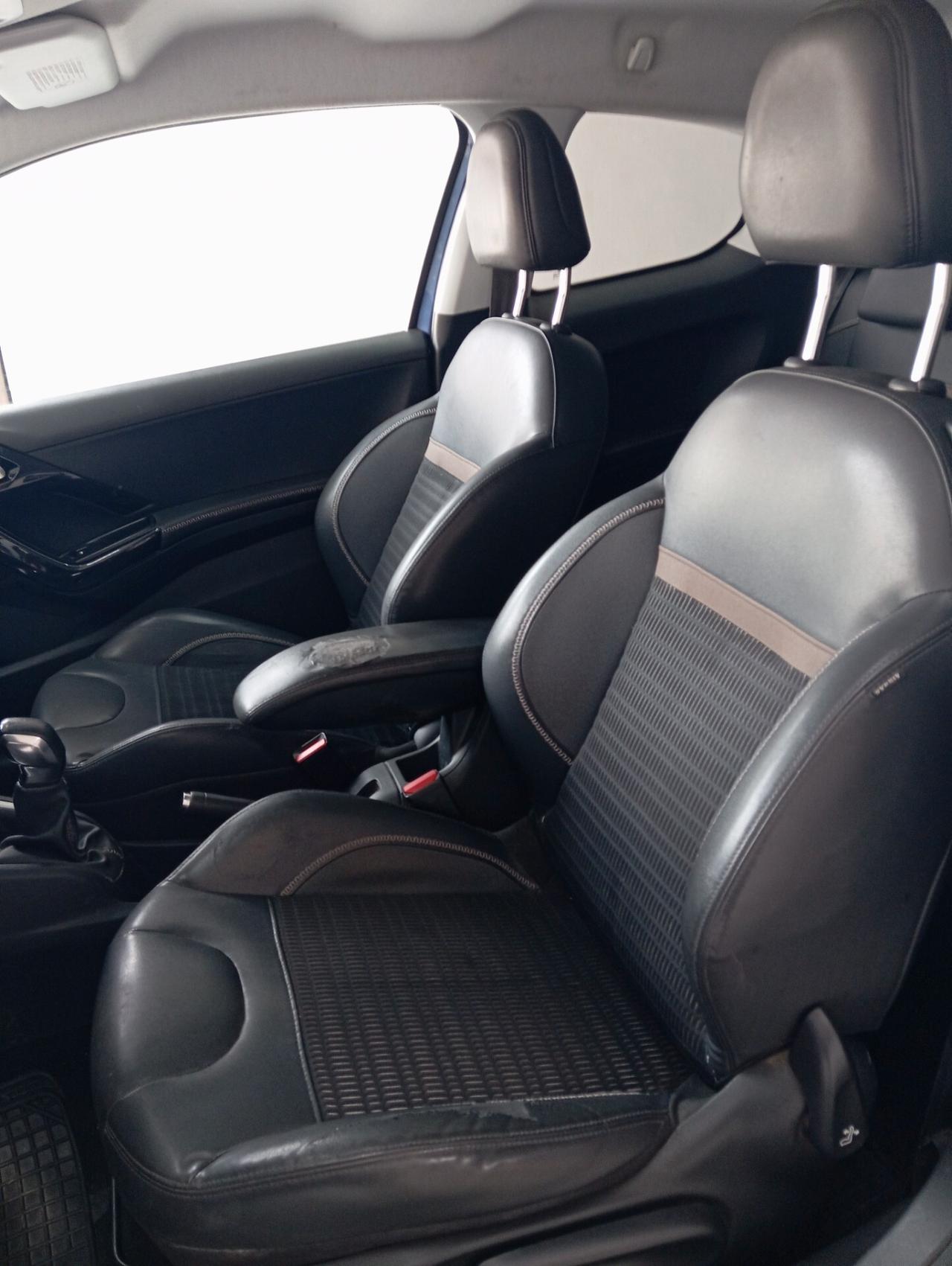 Peugeot 208 1.6 diesel 2012 CON GARANZIA