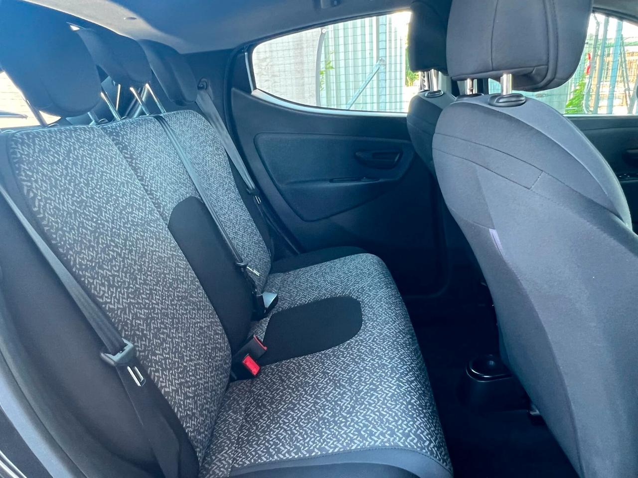 Lancia Ypsilon 1.0 FireFly 5 porte S&S Hybrid Alberta Ferretti