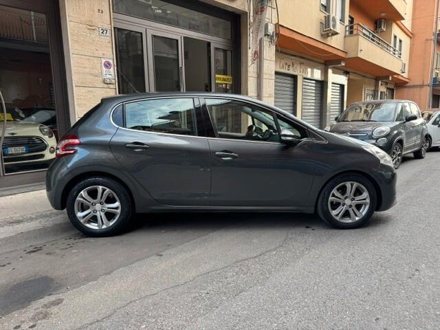 Peugeot 208 1.4 HDi 68 CV 5 porte Allure