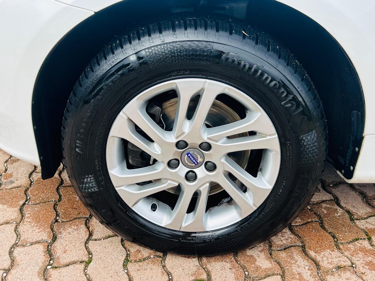 Volvo XC 60 XC60 D4 Geartronic R-design Momentum