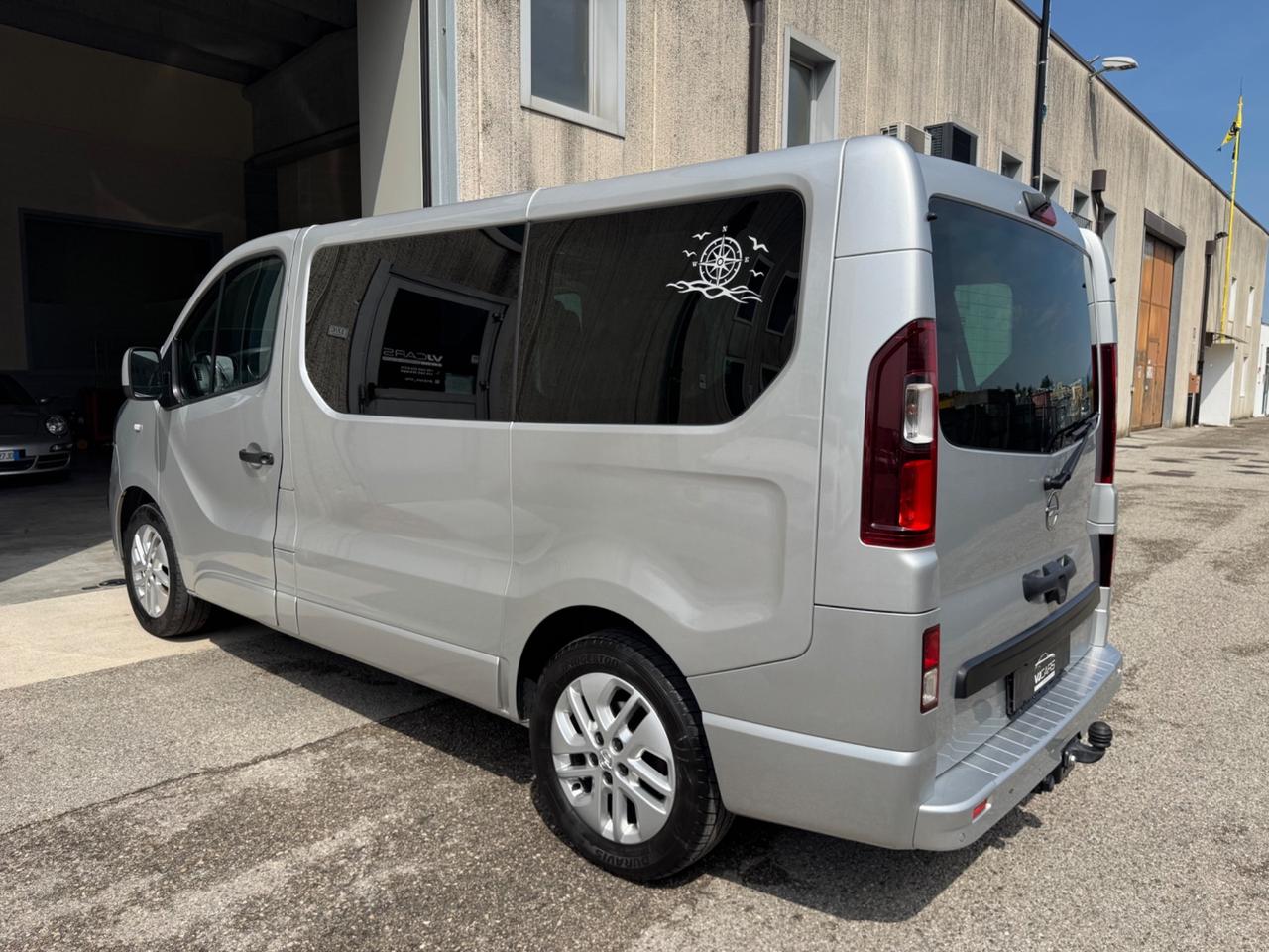 Opel Vivaro 8 posti