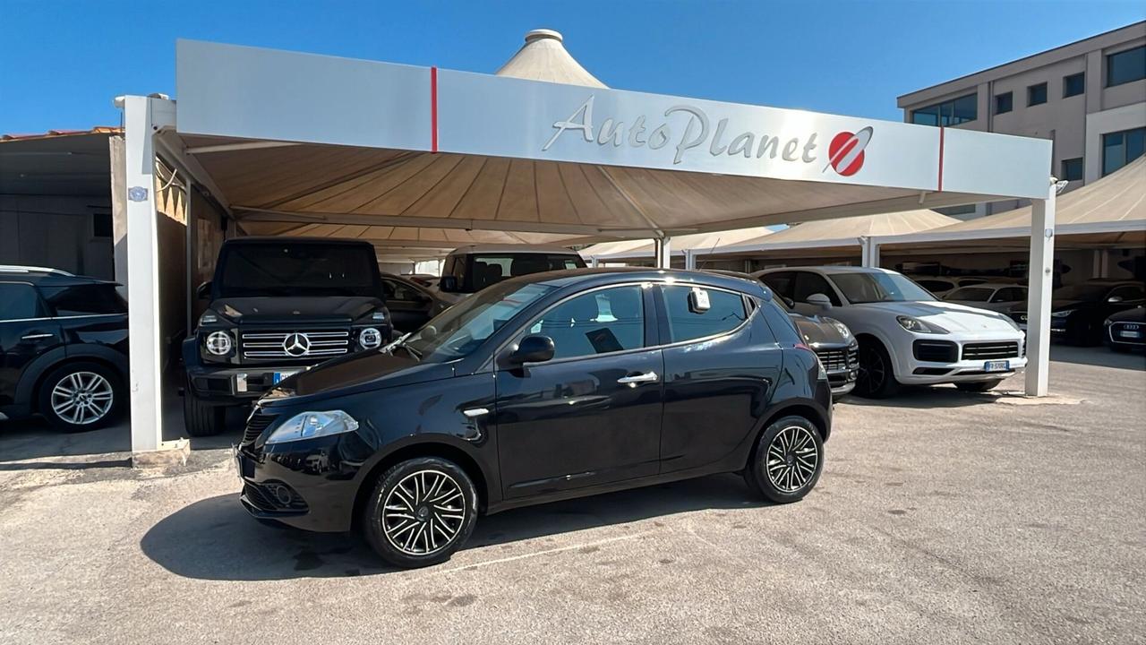 Lancia Ypsilon 1.2 69 CV 5 porte Gold