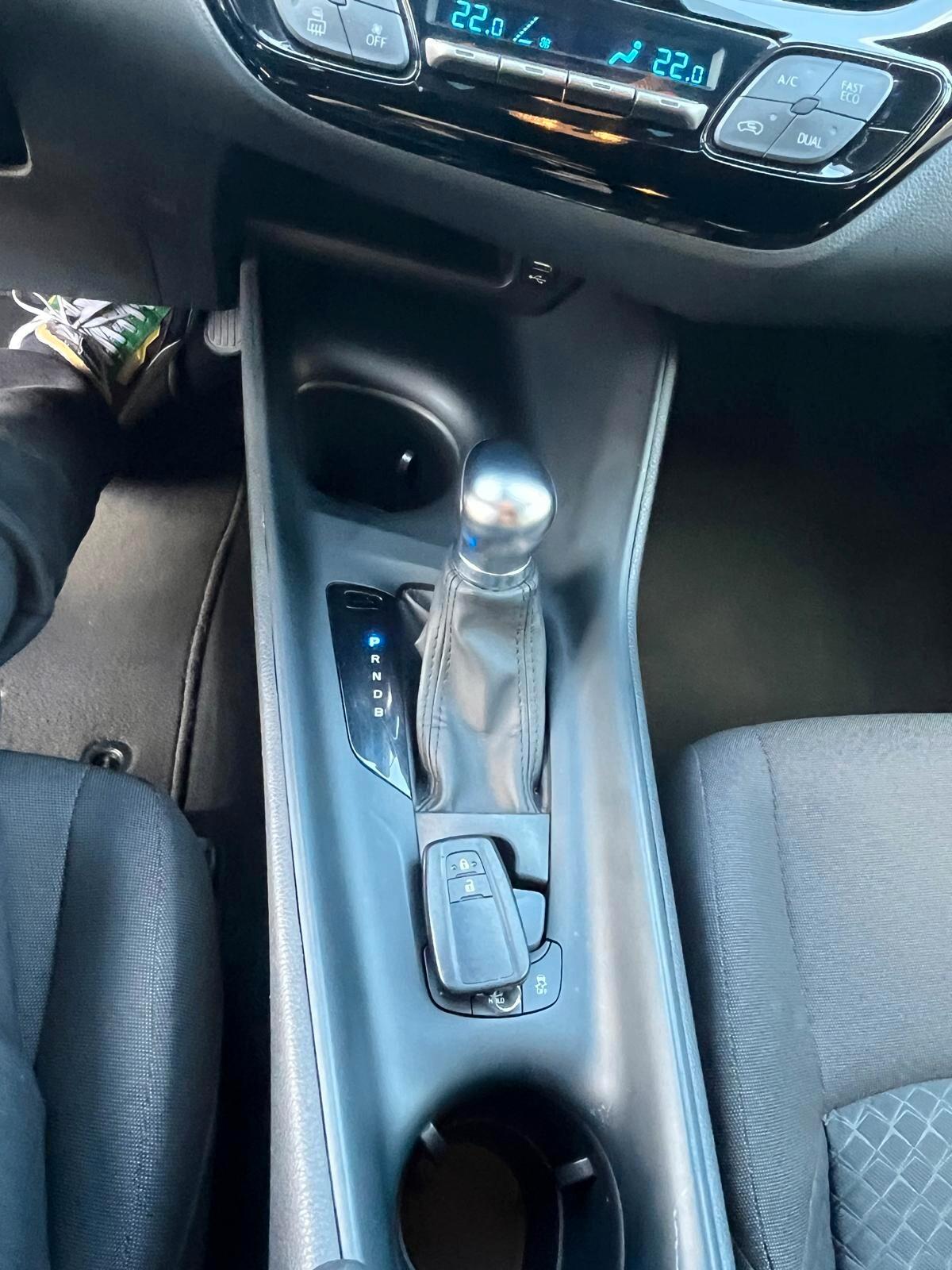 Toyota C-HR 1.8 Hybrid E-CVT Active