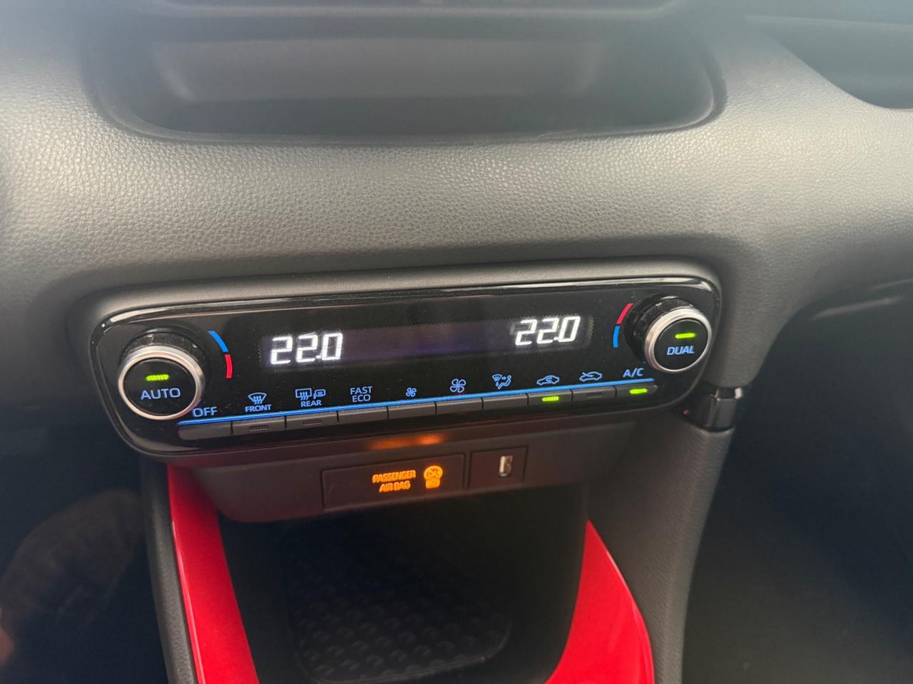 Toyota Yaris 1.5 Hybrid 5 porte Premiere
