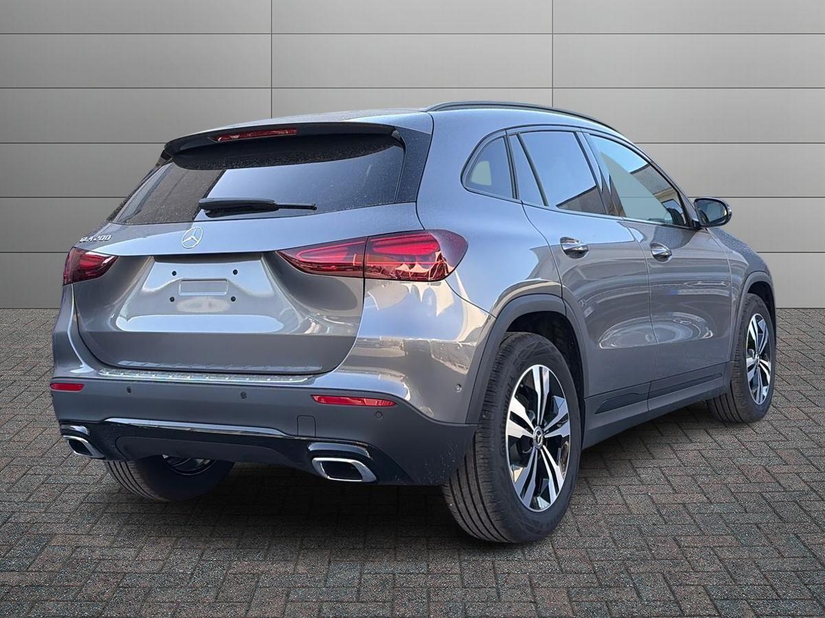 Mercedes-Benz GLA 200