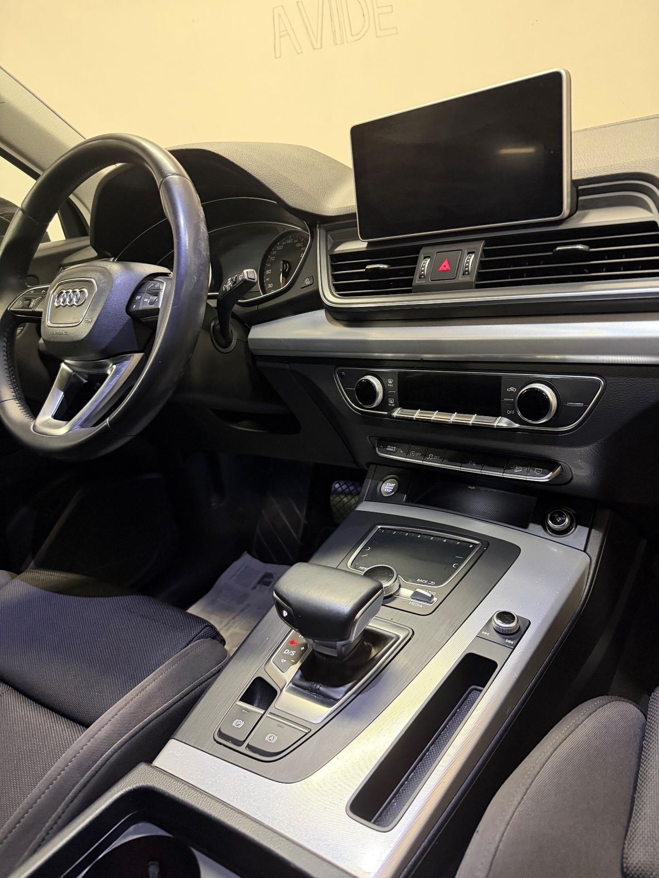Audi Q5 40 TDI quattro S tronic Business Sport