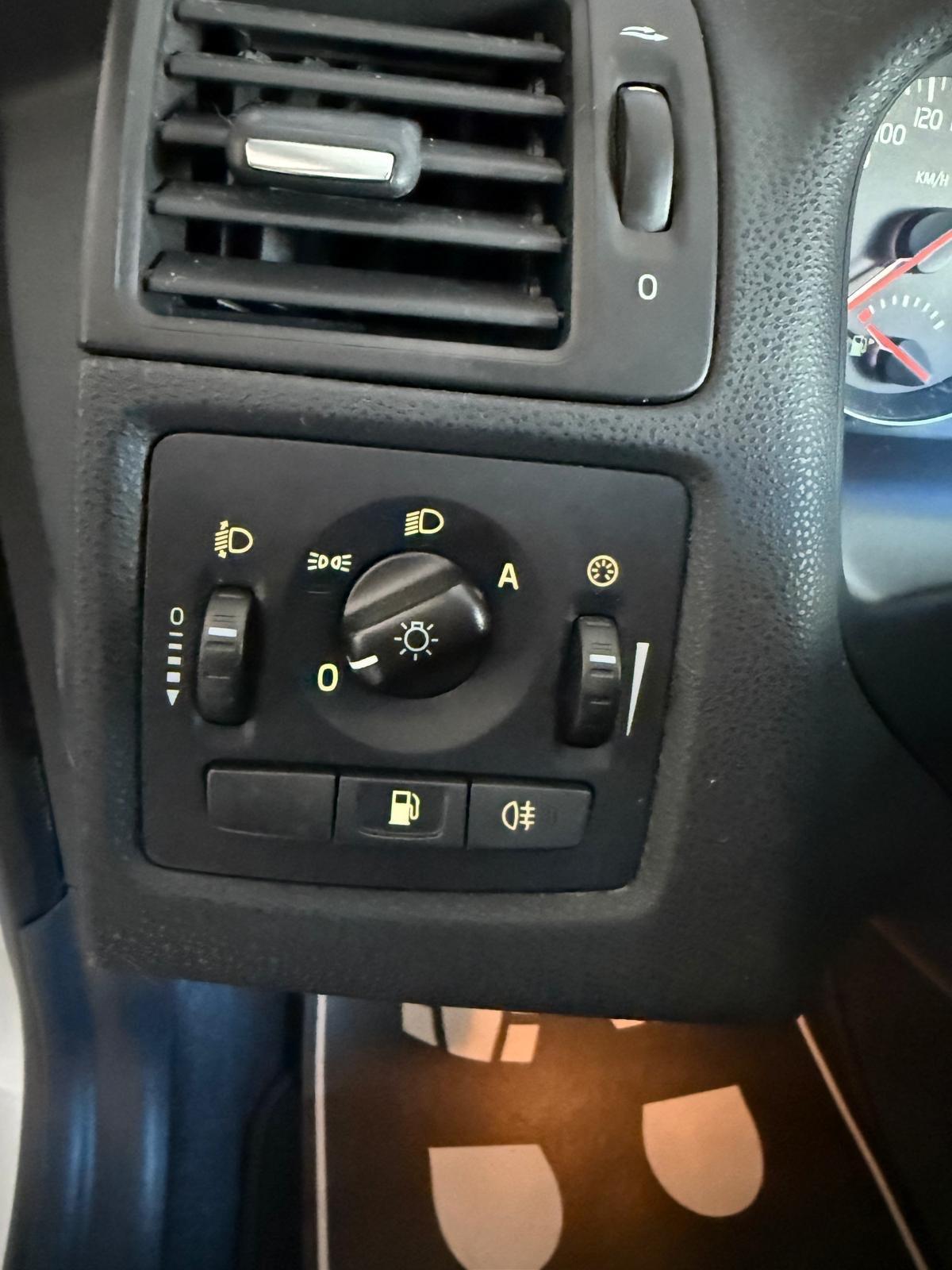 Volvo V50 D2 R-design