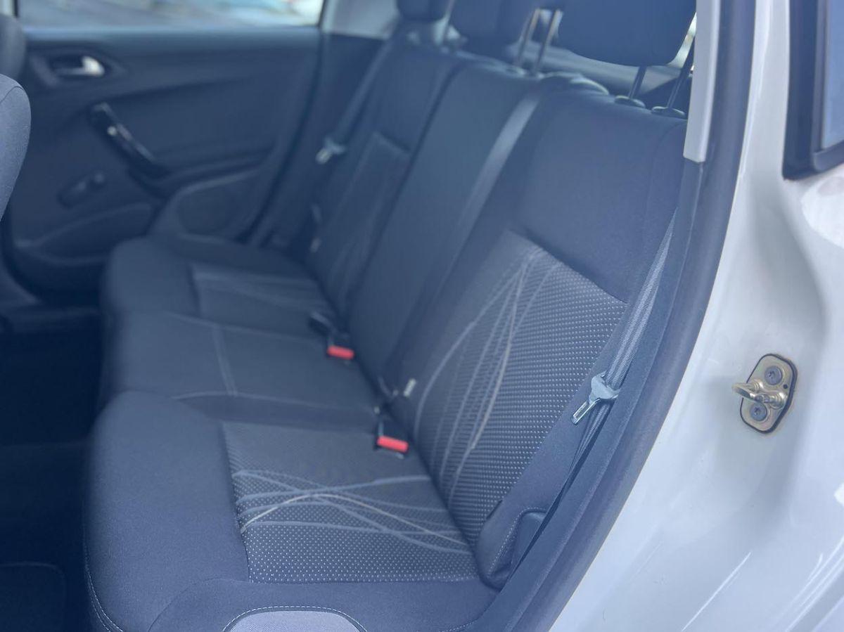 Peugeot 208 1.4 HDi 68 CV 5p. Allure N1