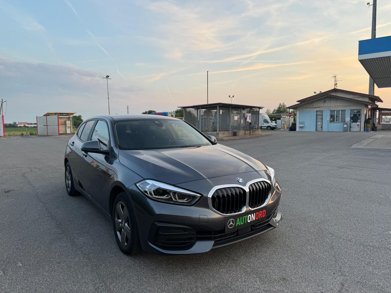 Bmw 118 118d 5p. Advantage