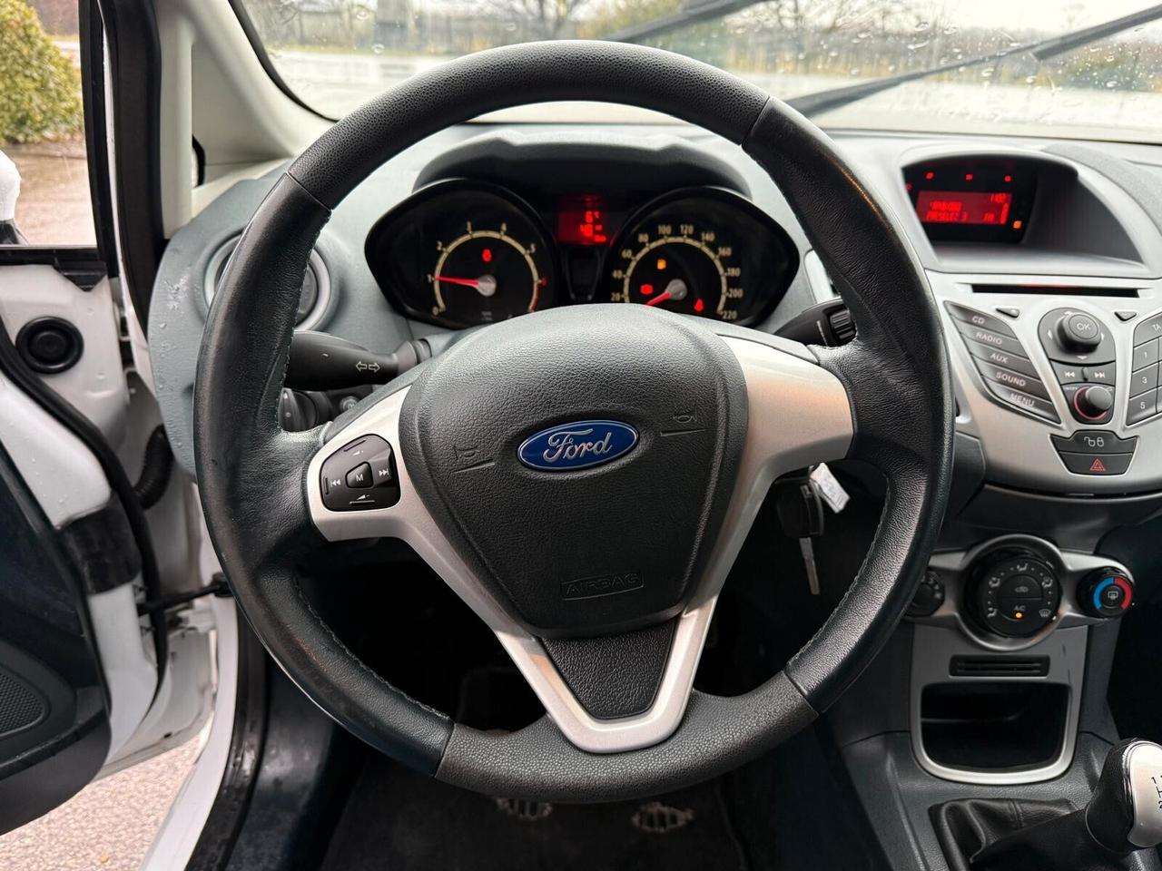 Ford Fiesta 1.2 Benzina Neopatentati